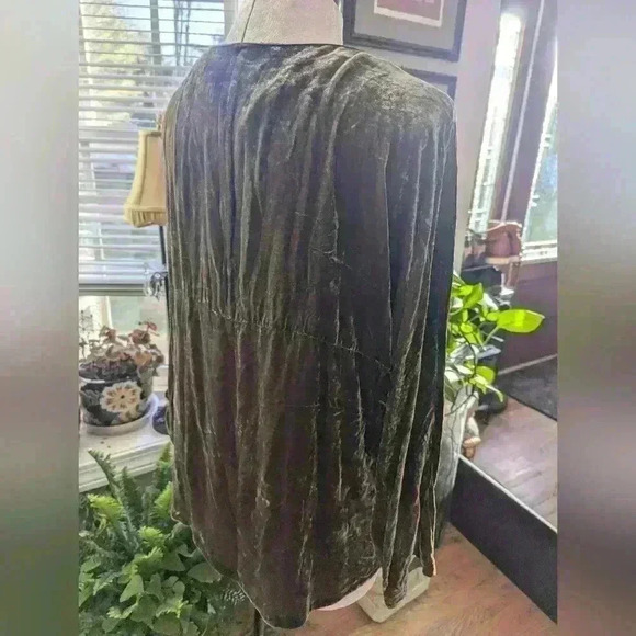 NWOT Lafayette 148 Riverside Velvet Top Size L - Picture 3 of 8